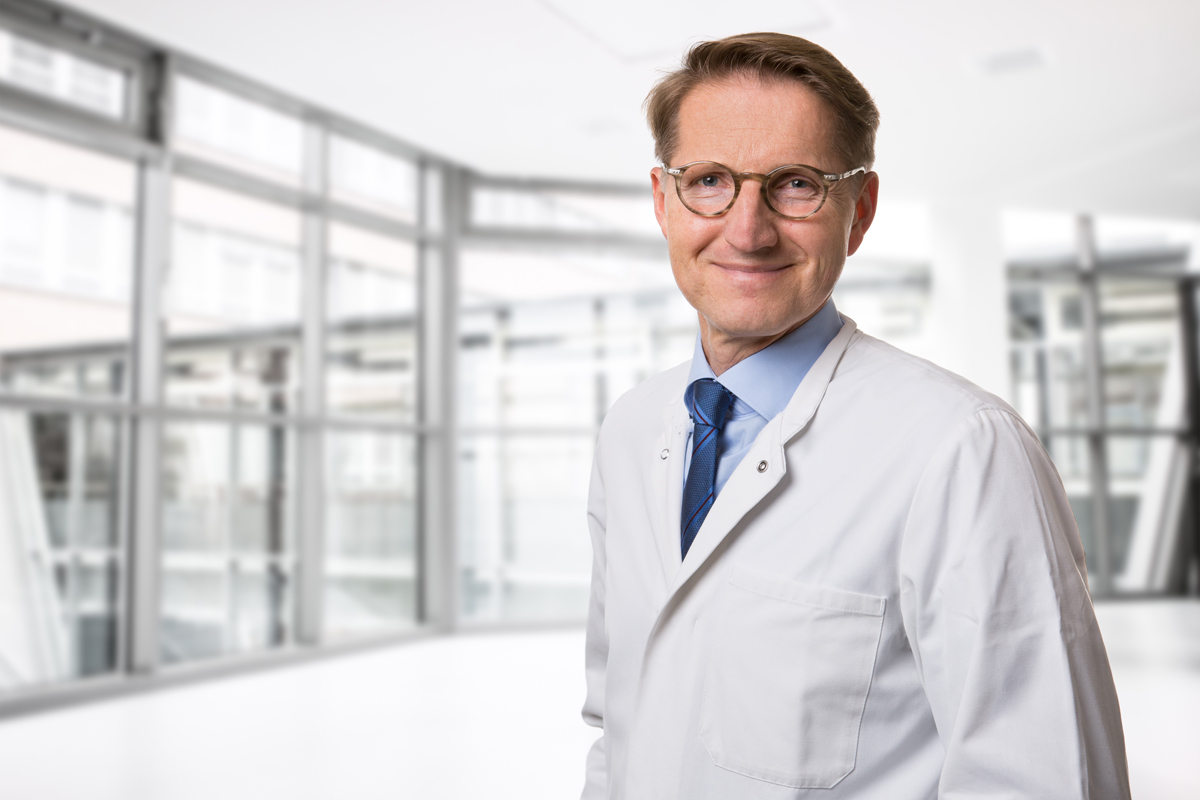Dr. med. Winfried Munz, Chefarzt an der Klinik für Gynäkologie und Geburtshilfe der Neckar-Odenwald-Kliniken