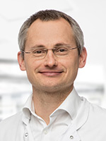 Dr. med. Christoph Ellwanger, Leitender Oberarzt der Allgemein- und Viszeralchirurgie am Standort Mosbach der Neckar-Odenwald-Kliniken, informiert in seinem kostenfreien Vortrag über die Ursachen und Behandlungsmöglichkeiten von Leistenschmerzen.