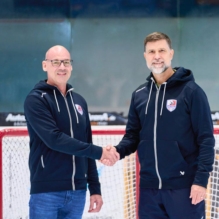 Dr. Seeböck-Göbel mit dem Sportdirektor der Heilbronner Falken Martin Jiranek
Quelle: Heilbronner Falken