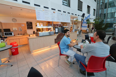 Einblick in die Cafeteria am Standort Mosbach