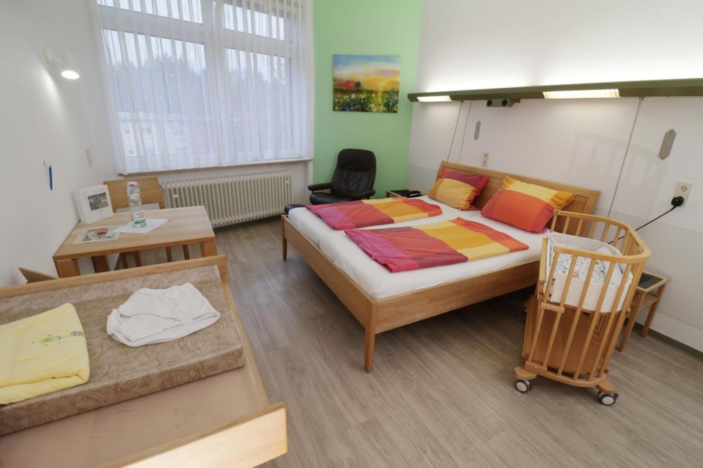 Familienzimmer der Neckar-Odenwald-Kliniken